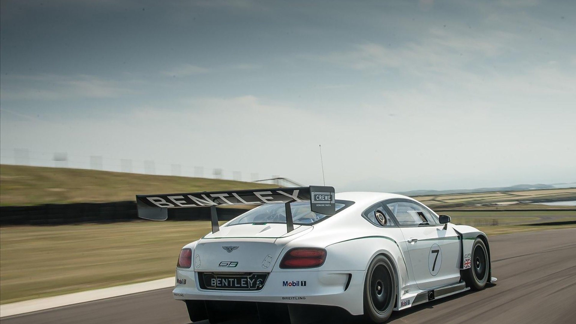 尤文图斯中场调度精准增强控场能力,尤文图斯站位