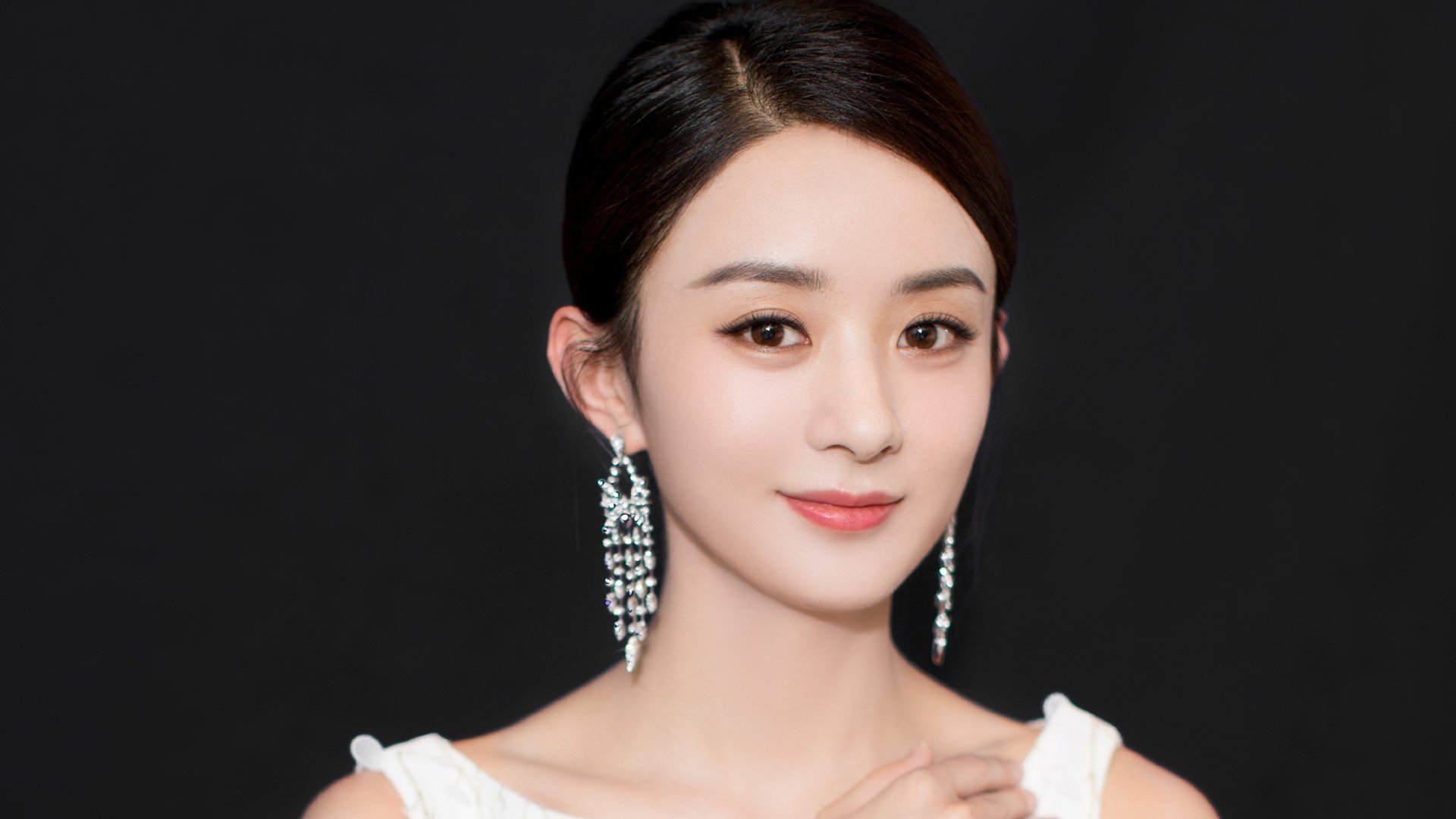 恩多比·恩乔的稳定表现,成为南非队进攻中的核心力量,恩多简历