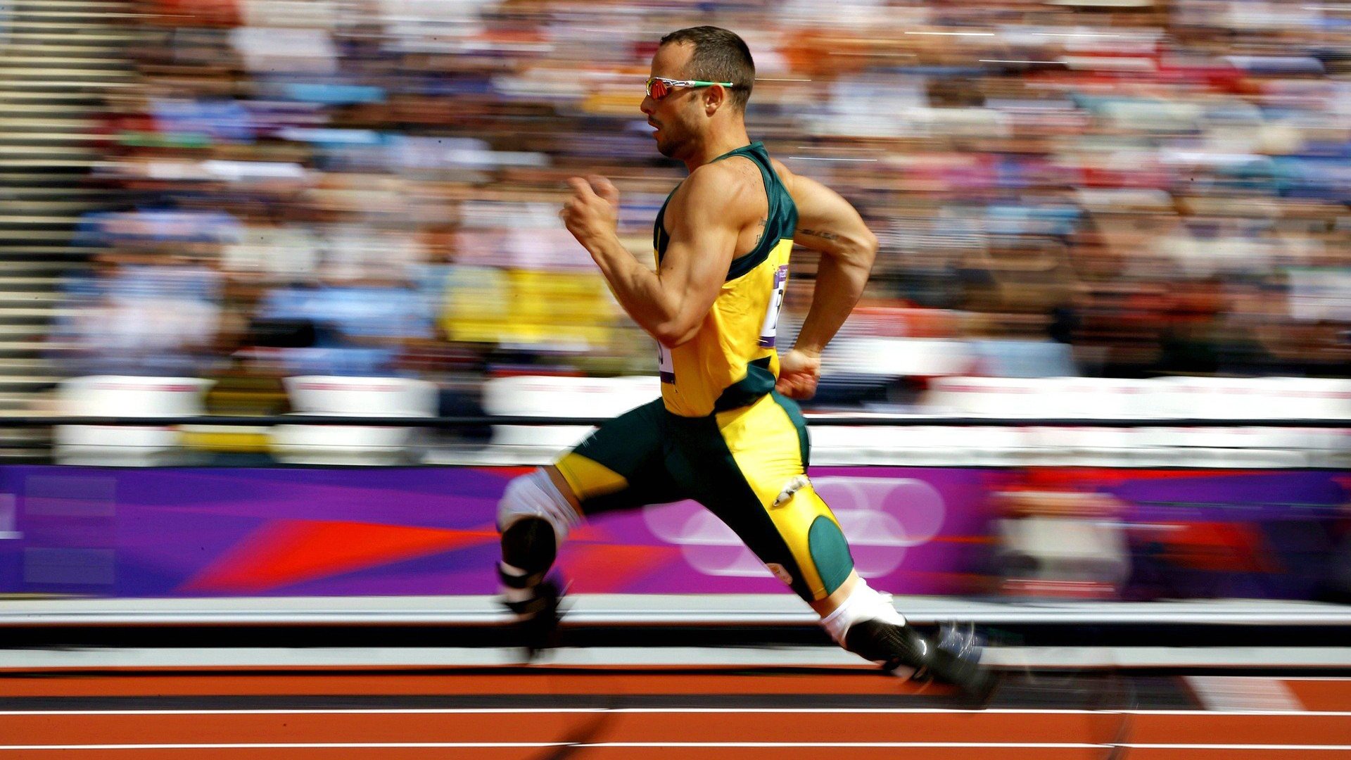 逆境中的“不屈战士”：战胜困难的足球魂士，不屈的战斗